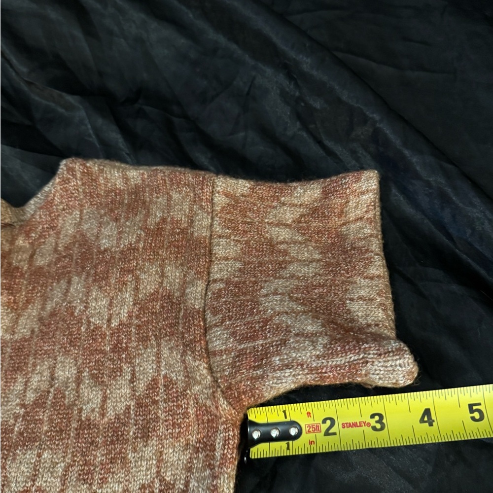 Built by Wendy Maroon & Beige Cropped Knit Tee – Short Sleeve Wool Sweater Top - Picture 6 of 8